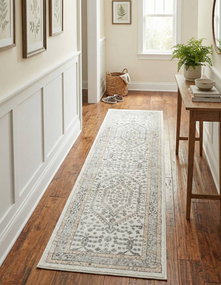 Detail image of  2' 7 x 10' Aurelia Runner Rug