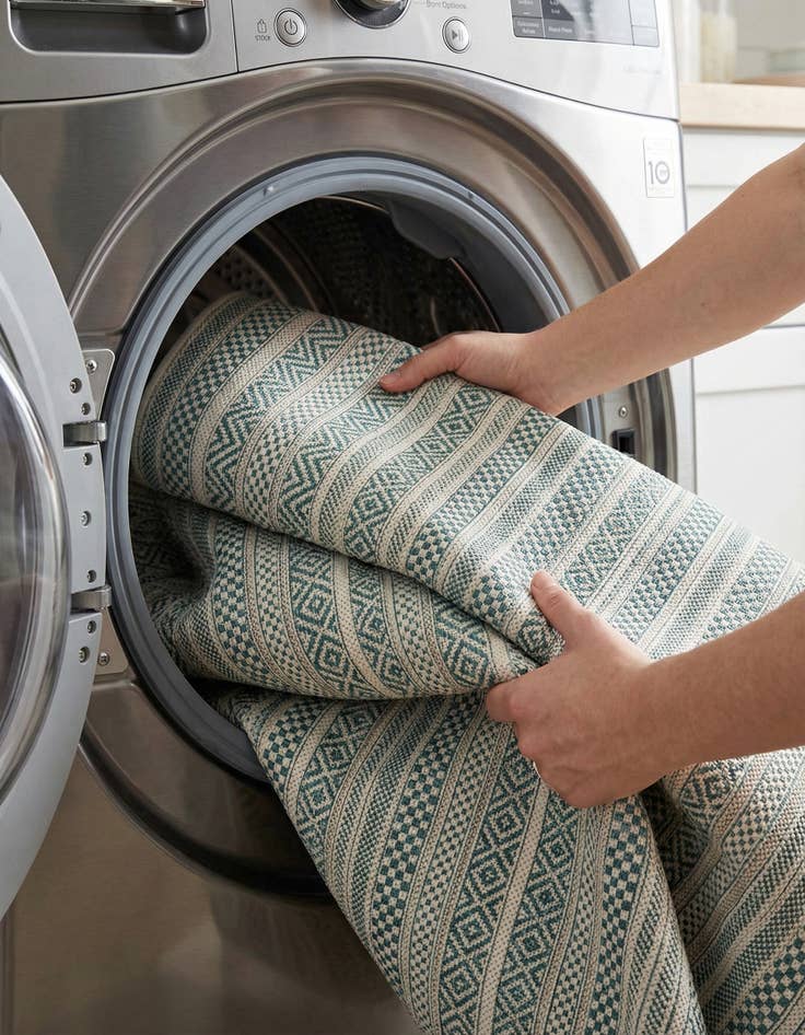 Detail image of 5' 3 x 5' 3  Washable Striped Indoor / Outdoor Round Rug