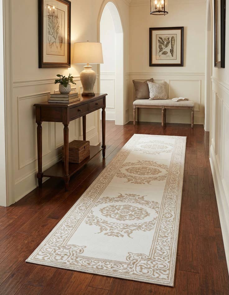 Detail image of 2' 6 x 14' Hermitage Runner Rug