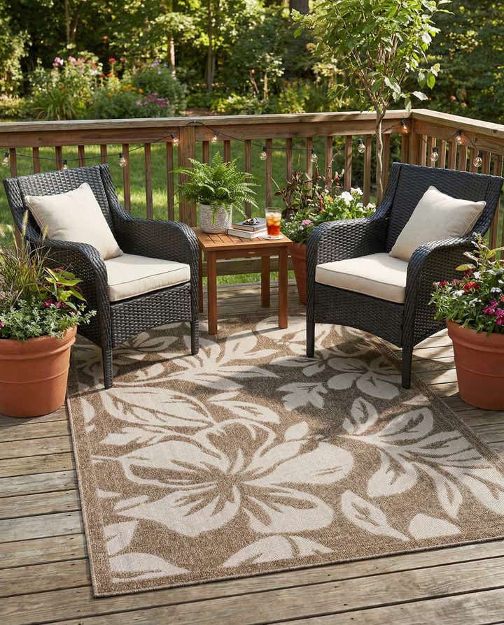 4' x 6' Easy-Clean Botanical Indoor / Outdoor Rug