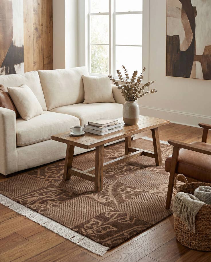 Detail image of 4' 2 x 6' 2 Hand Knotted Darya Wool Rug
