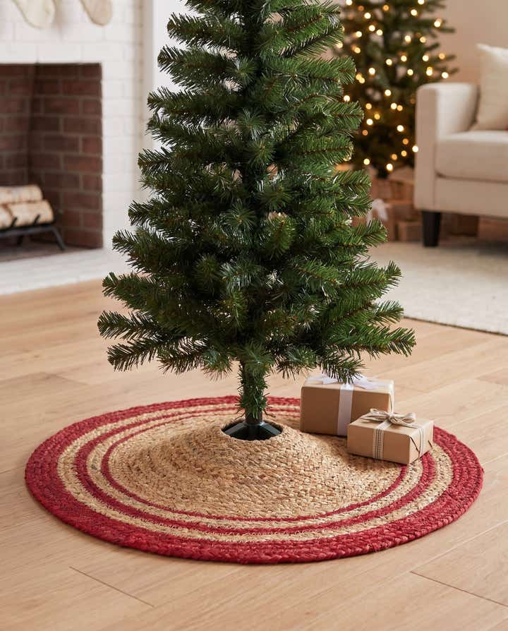 2' 2 x 2' 2 Hand Braided Christmas Tree Skirt