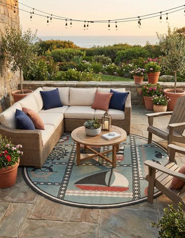 Blue Easy-Clean Coastal Indoor / Outdoor Round Rug