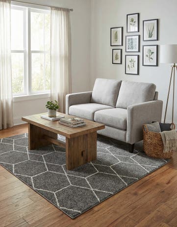 4' x 6' Lattice Frieze Rug