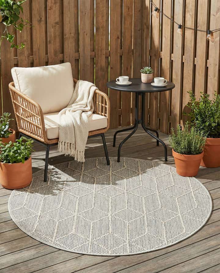 3' 1 x 3' 1 Easy-Clean Lattice Indoor / Outdoor Round Rug