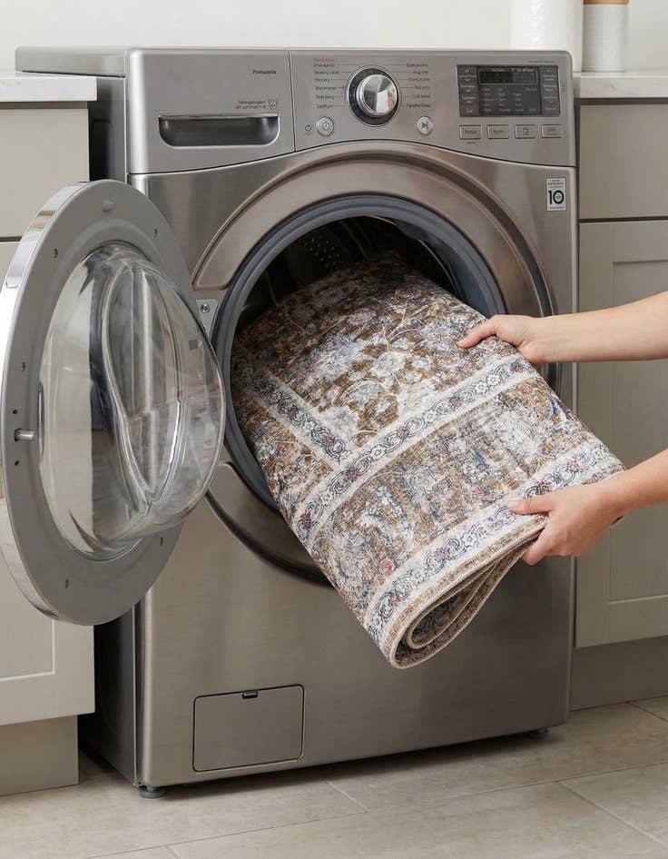 Detail image of 7' 10 x 7' 10 Yara Square Rug