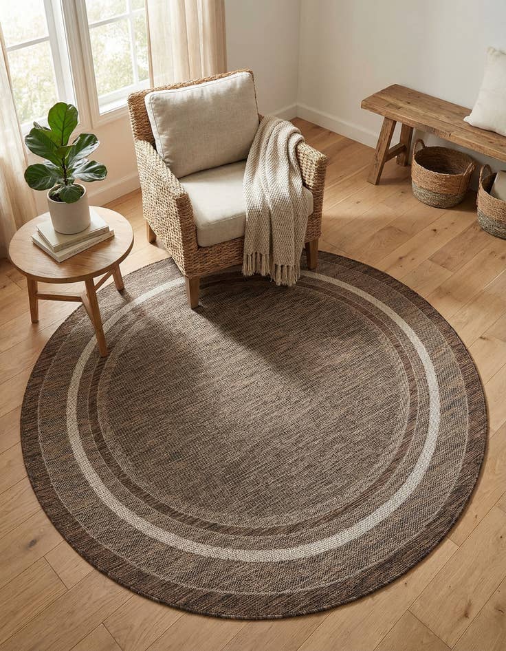 Detail image of 6' 1 x 6' 1 Easy-Clean Border Indoor / Outdoor Round Rug