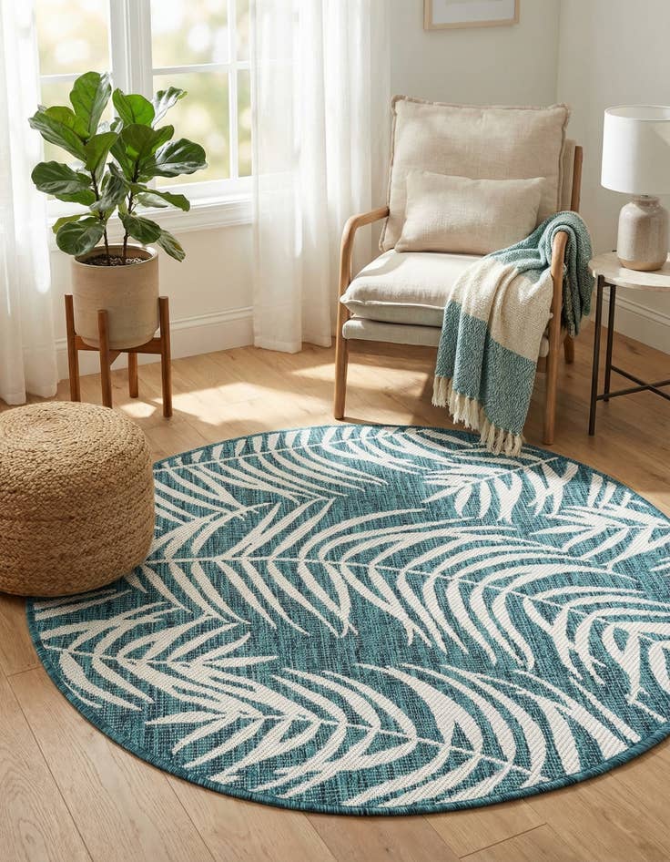 Detail image of 4' x 4'  Washable Botanical Indoor / Outdoor Round Rug