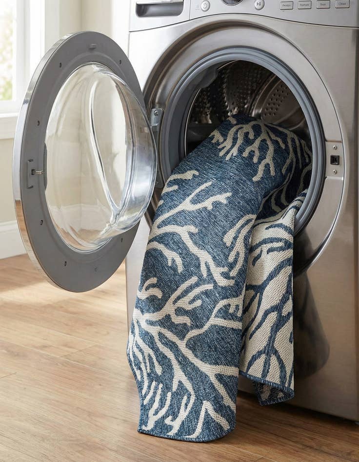 Detail image of  5' 3 x 5' 3  Washable Coastal Indoor / Outdoor Round Rug