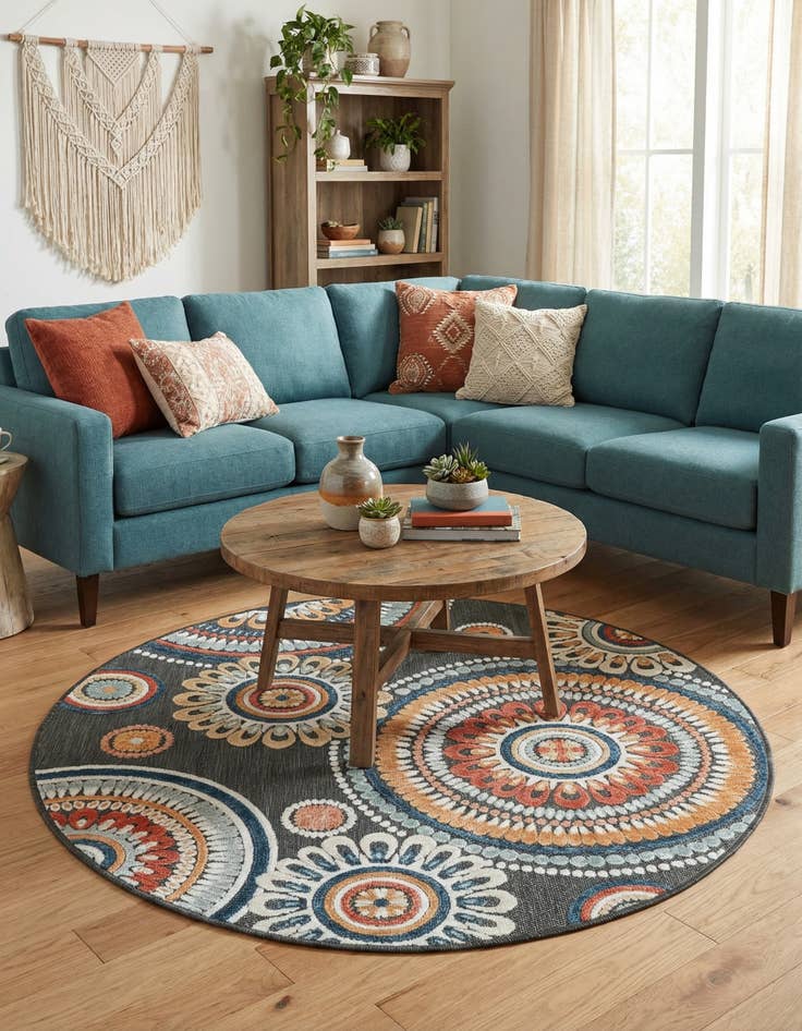 Detail image of  4' 5 x 4' 5  Washable Botanical Indoor / Outdoor Round Rug