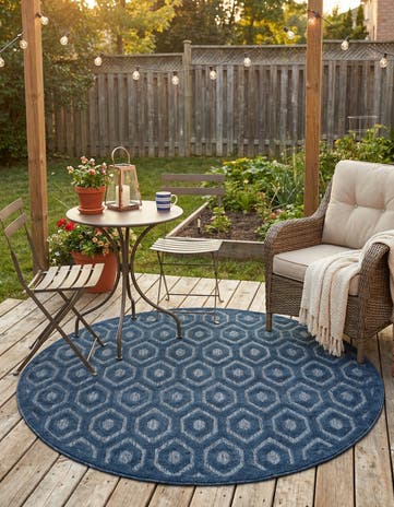7' x 7' Easy-Clean Trellis Textured Indoor / Outdoor Round Rug