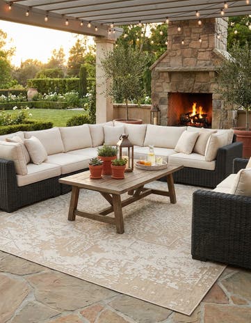 7' 10 x 10' Easy-Clean Traditional Indoor / Outdoor Rug