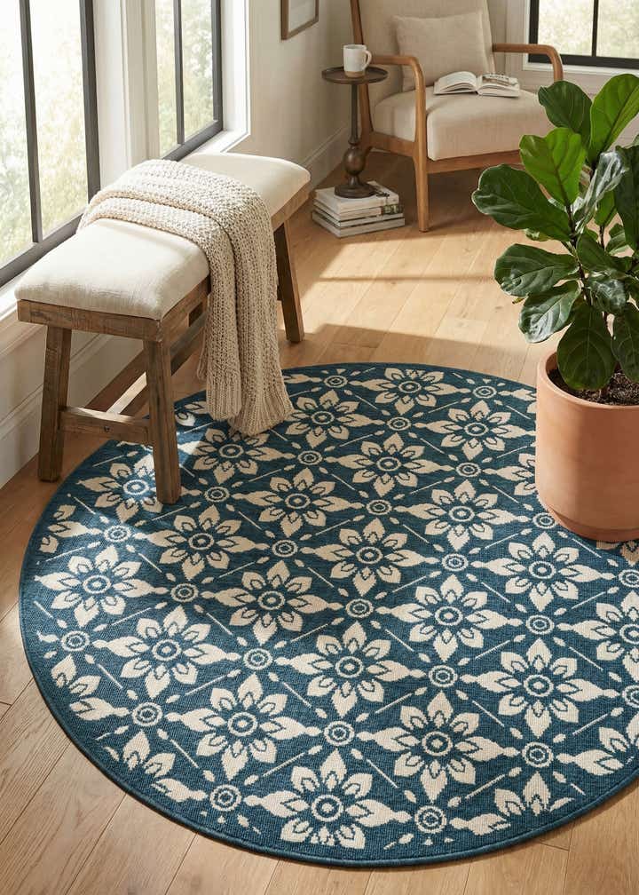 5' x 5' Easy-Clean Trellis Indoor / Outdoor Round Rug