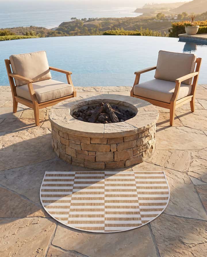 2' 7 x 4' Easy-Clean Ribbon Indoor / Outdoor Hearth Rug