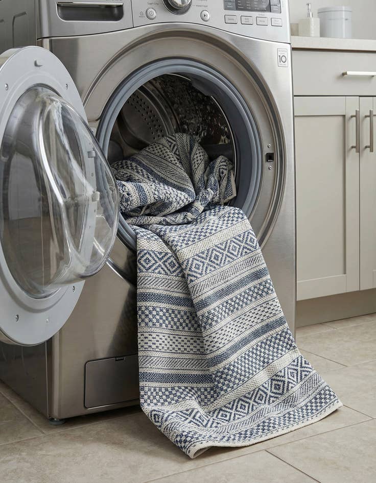 Detail image of 3' x 5' 3  Washable Striped Indoor / Outdoor Rug