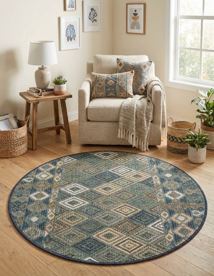 Detail image of 3' 3 x 3' 3  Washable Baja Indoor / Outdoor Round Rug
