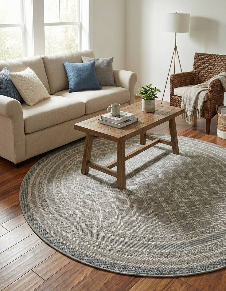 Detail image of  5' 1 x 5' 1  Washable Lattice Indoor / Outdoor Round Rug