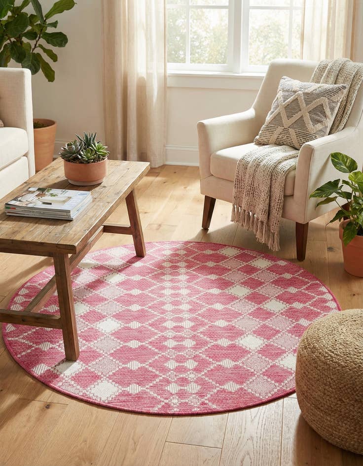 Detail image of 4' x 4'  Washable Trellis Indoor / Outdoor Round Rug