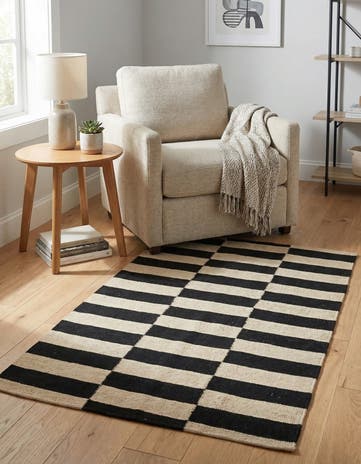 2' 8 x 3' 9 Hand Woven Kilim Modern Wool Rug
