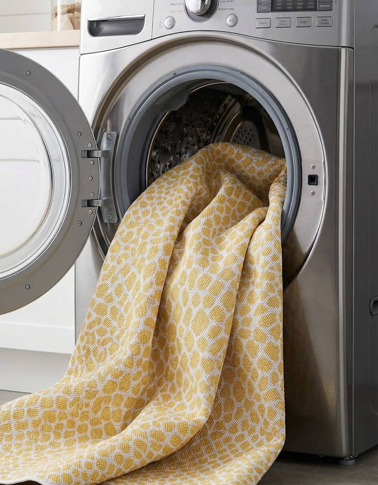 Detail image of 5' 3 x 8'  Washable Jill Zarin Cape Town Indoor / Outdoor Oval Rug