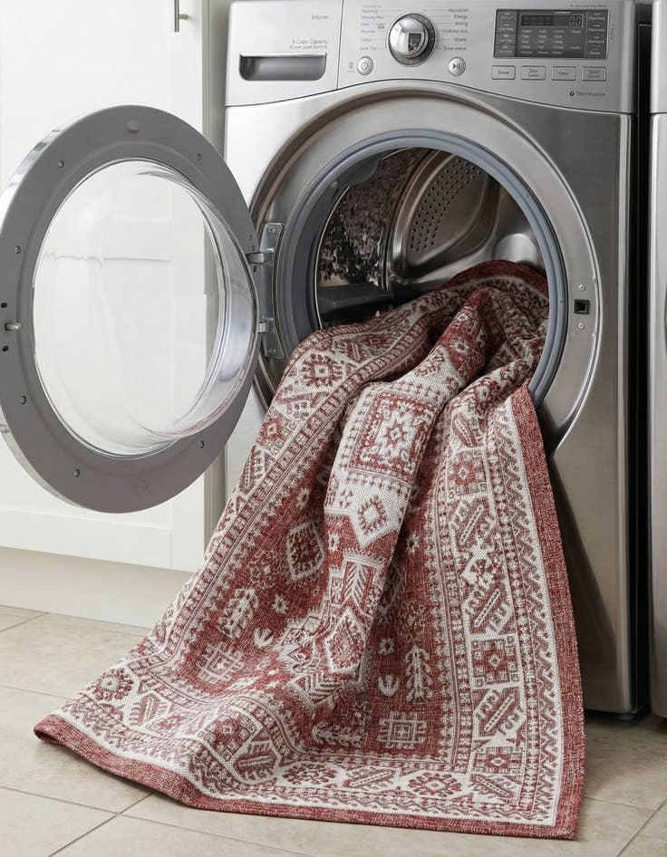 Detail image of 5' 3 x 7'  Washable Aztec Indoor / Outdoor Rug