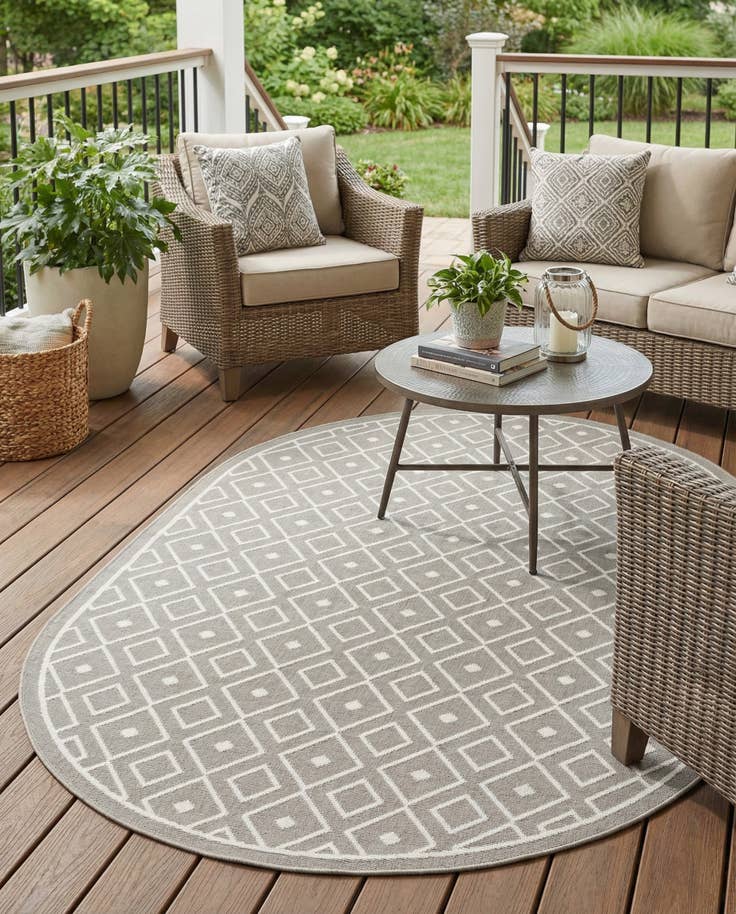 Detail image of 5' 3 x 8' Easy-Clean Trellis Indoor / Outdoor Oval Rug