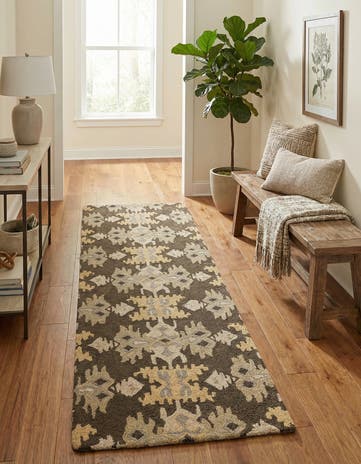 2' 7 x 8' Luna Runner Rug