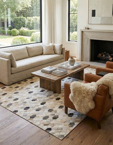 4' 8 x 6' 8 Cowhide Rug