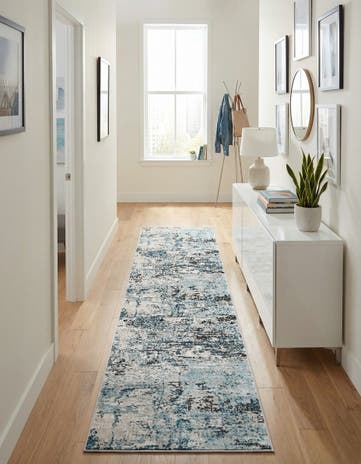 2' 7 x 10' Leipzig Runner Rug