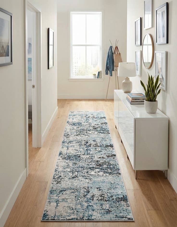 Detail image of 2' 7 x 10' Leipzig Runner Rug