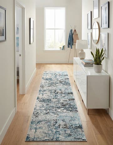 2' 7 x 10' Leipzig Runner Rug