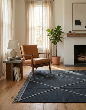 4' 2 x 6' Hand Woven Kilim Modern Wool Rug