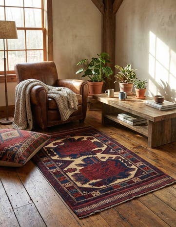 2' 8 x 4' 5 Hand Knotted Sumak Wool Rug