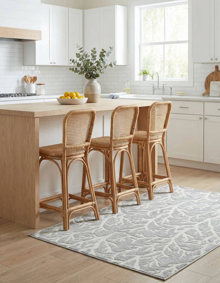 Detail image of 5' 3 x 7' 8 Easy-Clean Modern Indoor / Outdoor Rug
