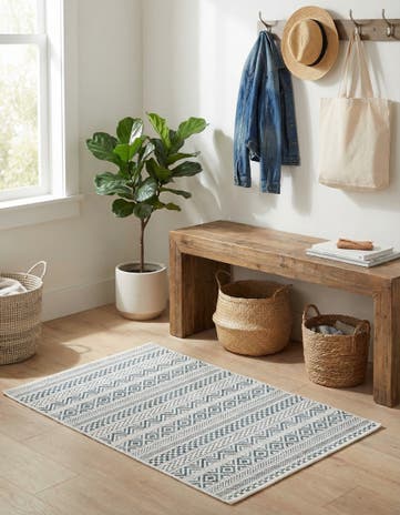 2' x 3' Easy-Clean Ribbon Indoor / Outdoor Rug