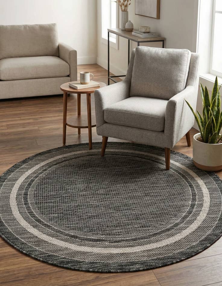 Detail image of 4' x 4'  Washable Border Indoor / Outdoor Round Rug