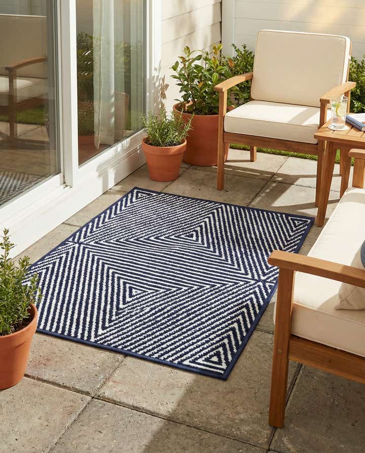 2' x 3' Easy-Clean Sabrina Soto Indoor / Outdoor Rug