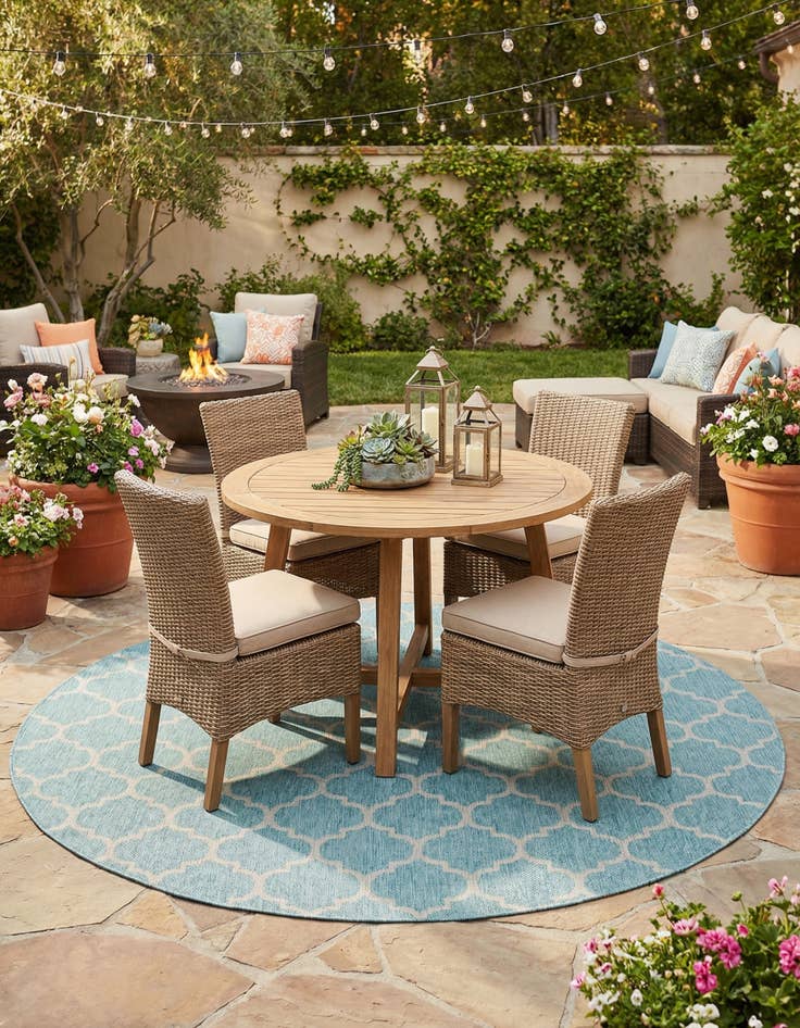 Detail image of 10' 8 x 10' 8 Easy-Clean Trellis Indoor / Outdoor Round Rug