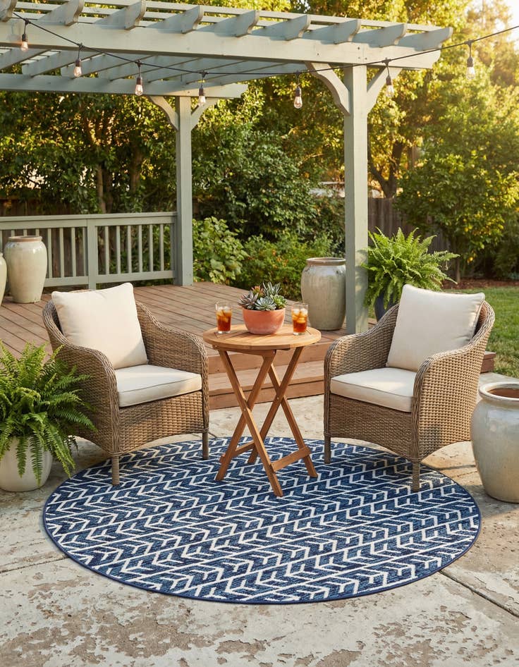 Detail image of 4' x 4'  Washable Sabrina Soto Aston Indoor / Outdoor Round Rug