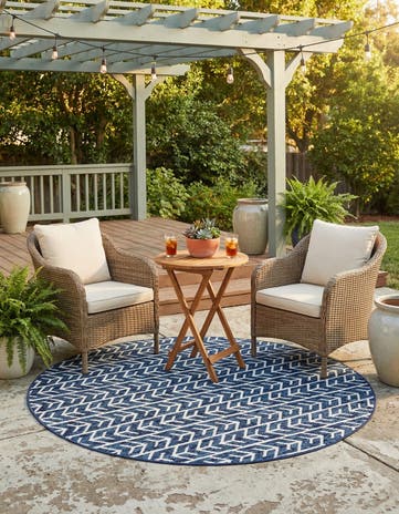4' x 4' Easy-Clean Sabrina Soto Aston Indoor / Outdoor Round Rug