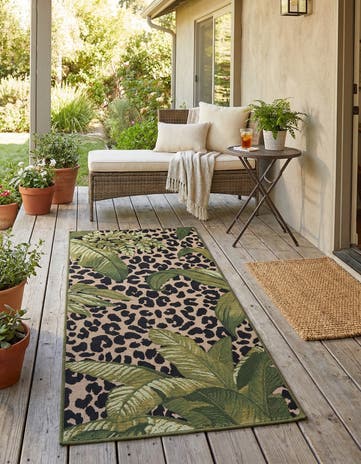 2' x 4' Easy-Clean Botanical Indoor / Outdoor Runner Rug
