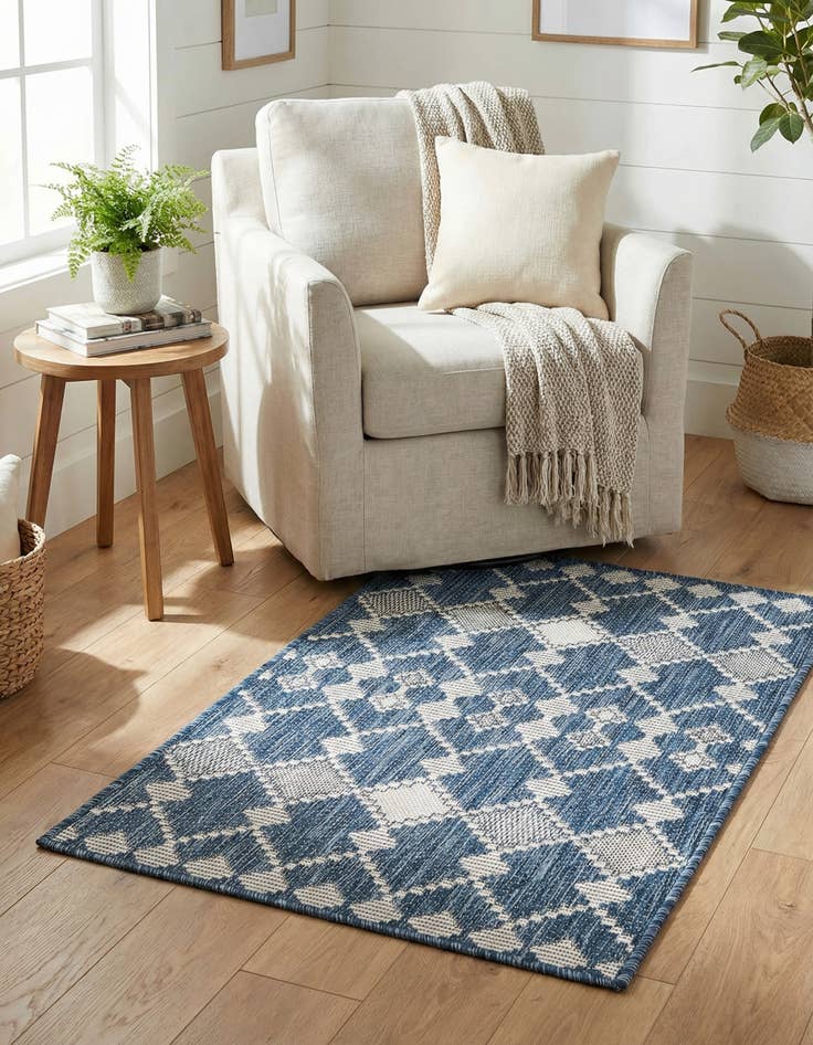Detail image of 2' x 3'  Washable Trellis Indoor / Outdoor Rug