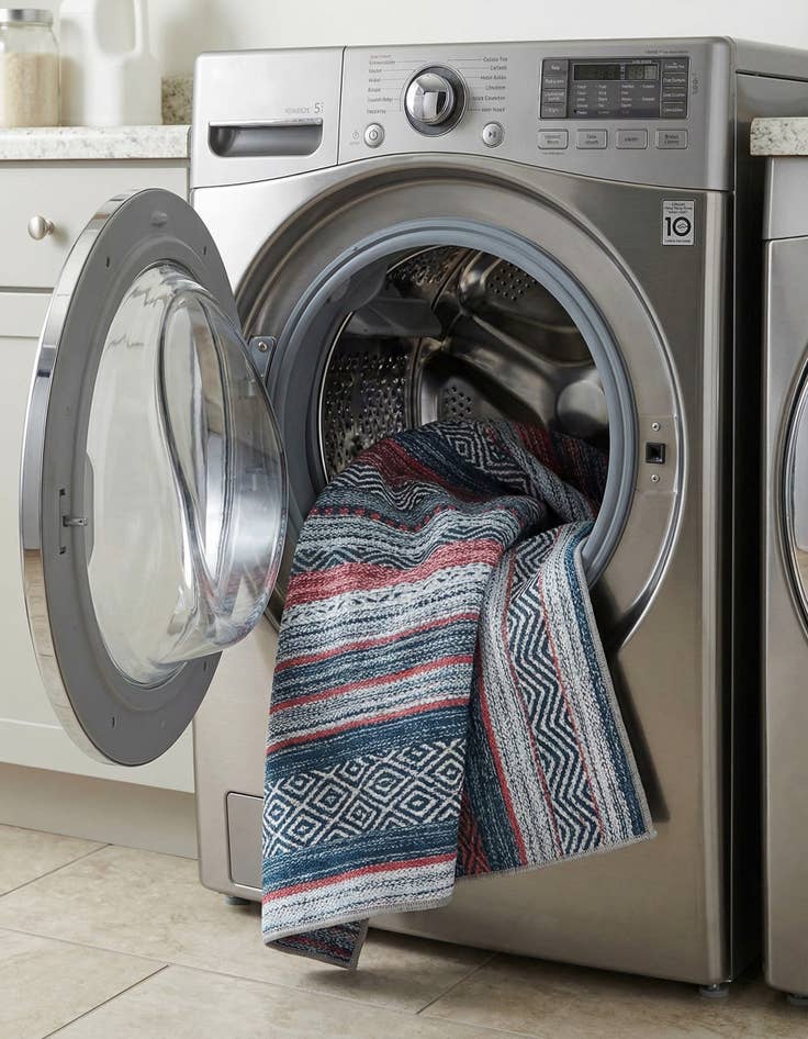 Detail image of 5' x 5'  Washable Yara Square Rug