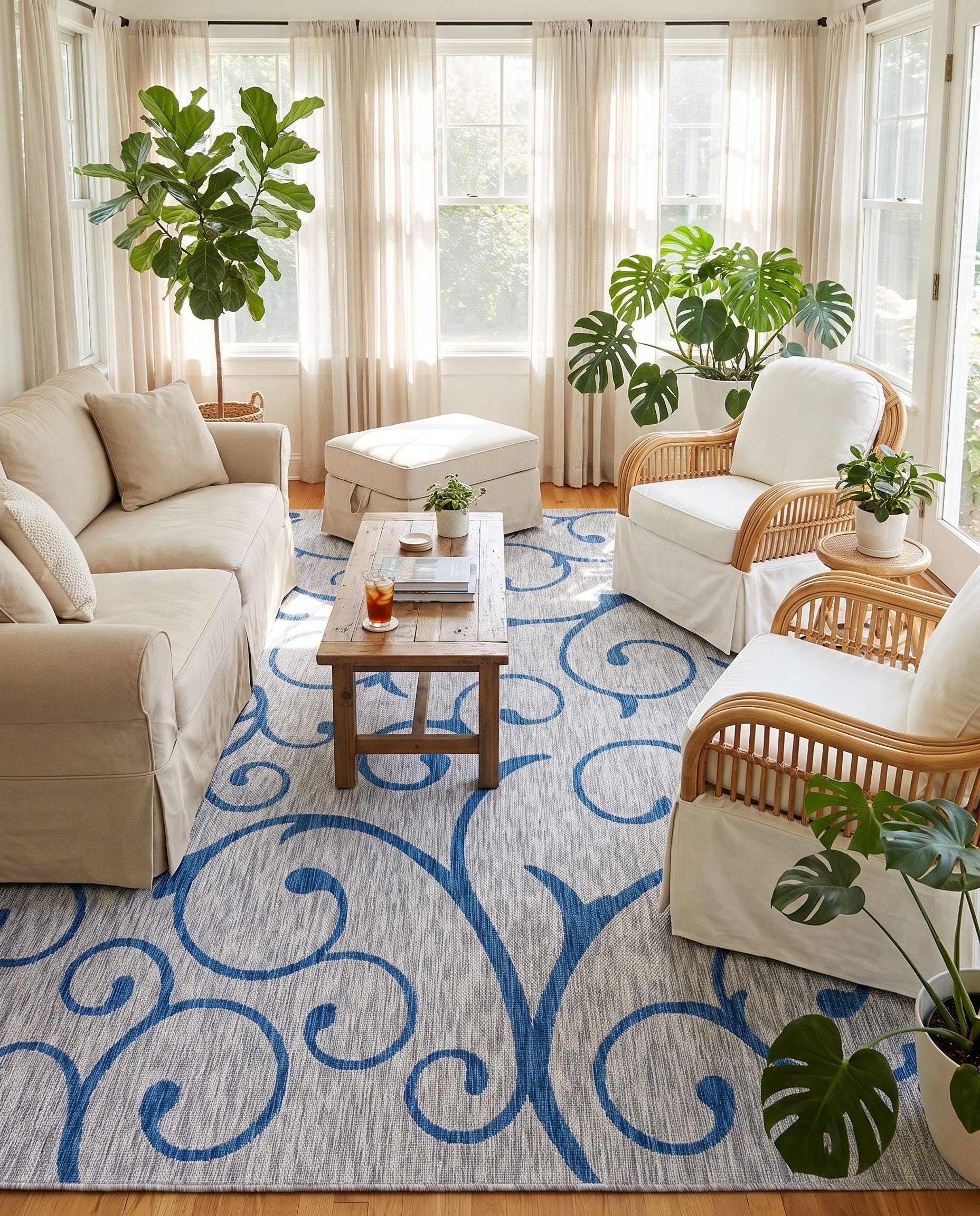 9' x 12' Easy-Clean Botanical Indoor / Outdoor Rug
