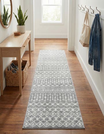 2' 7 x 10' Moroccan Trellis Runner Rug