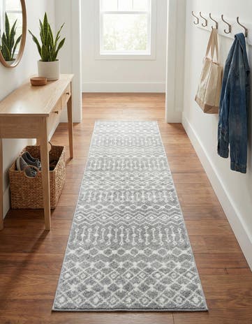 2' 7 x 10' Moroccan Trellis Runner Rug