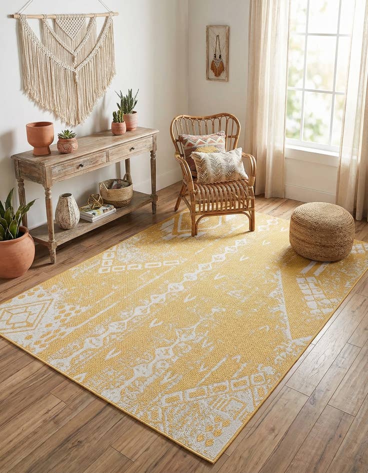 Detail image of 5' 3 x 8'  Washable Bohemian Indoor / Outdoor Rug