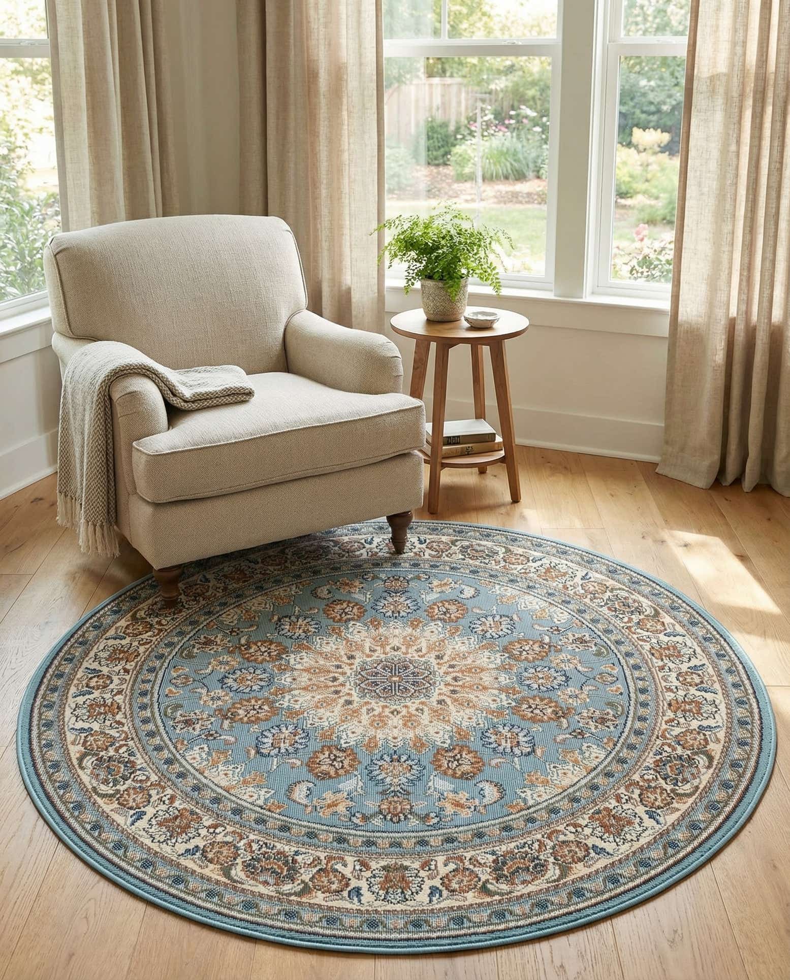 4' 1 x 4' 1 Easy-Clean Traditional Indoor / Outdoor Round Rug