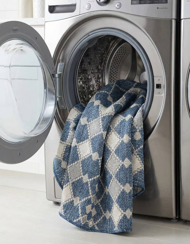 Detail image of 4' x 4'  Washable Trellis Indoor / Outdoor Round Rug