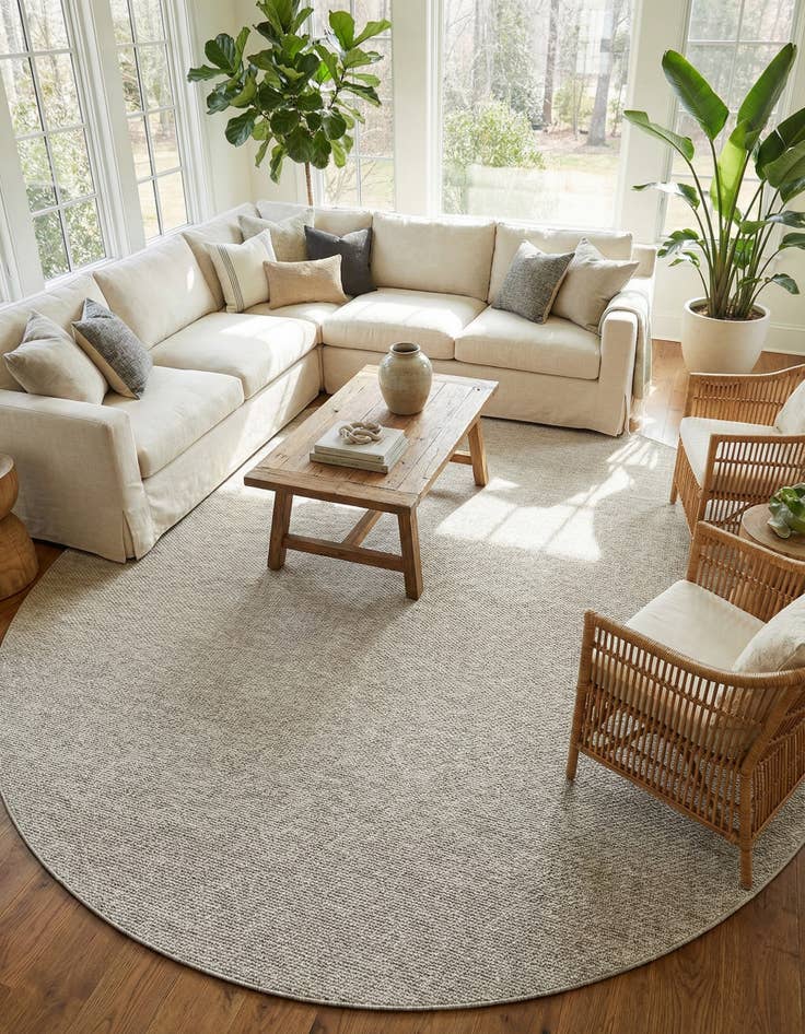 Detail image of 13' x 13'  Washable Solid Indoor / Outdoor Round Rug